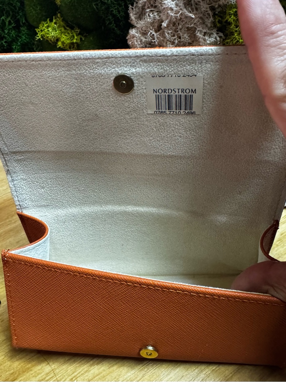 Tory Burch Black Oversized Round Sunglasses with Orange Logo Case - Picture 5 of 5